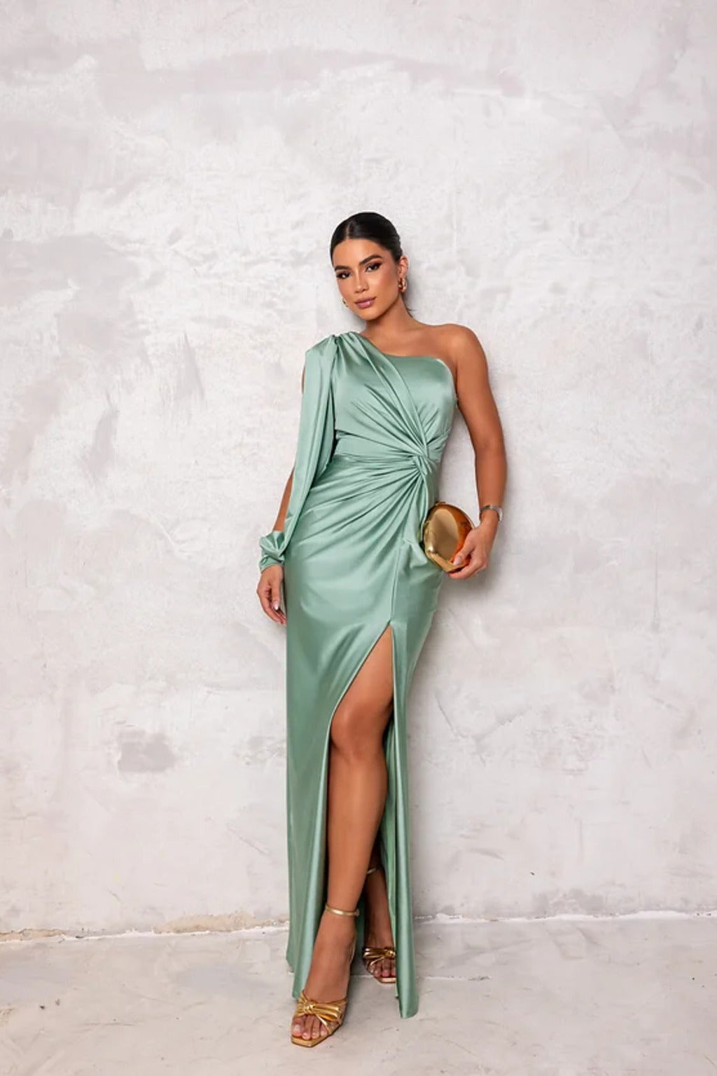 KYARA | ELEGANT AND SOPHISTICATED DRESS