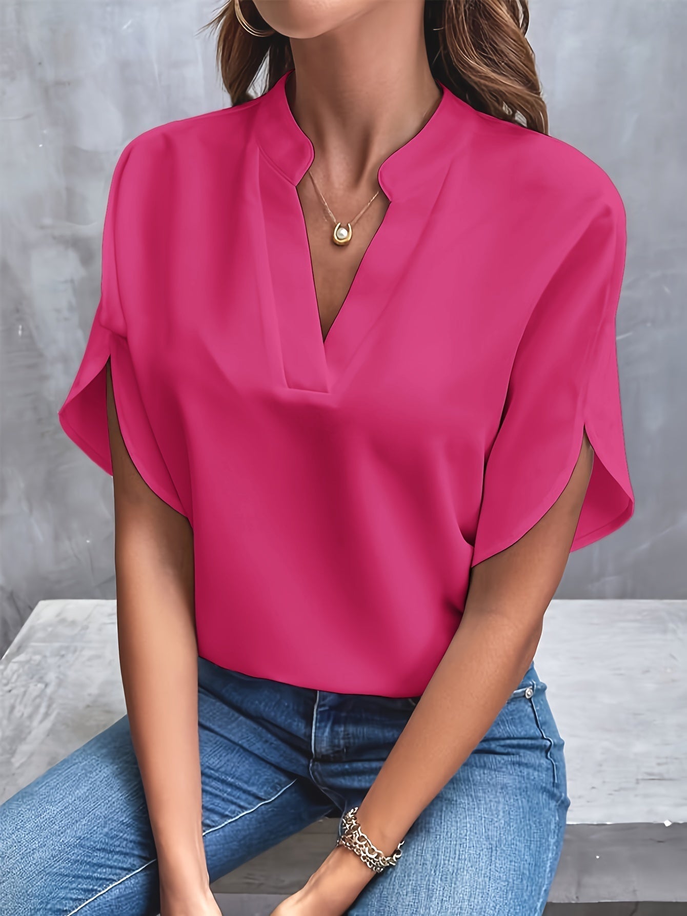 ELORA | RELAXED V-NECK BLOUSE