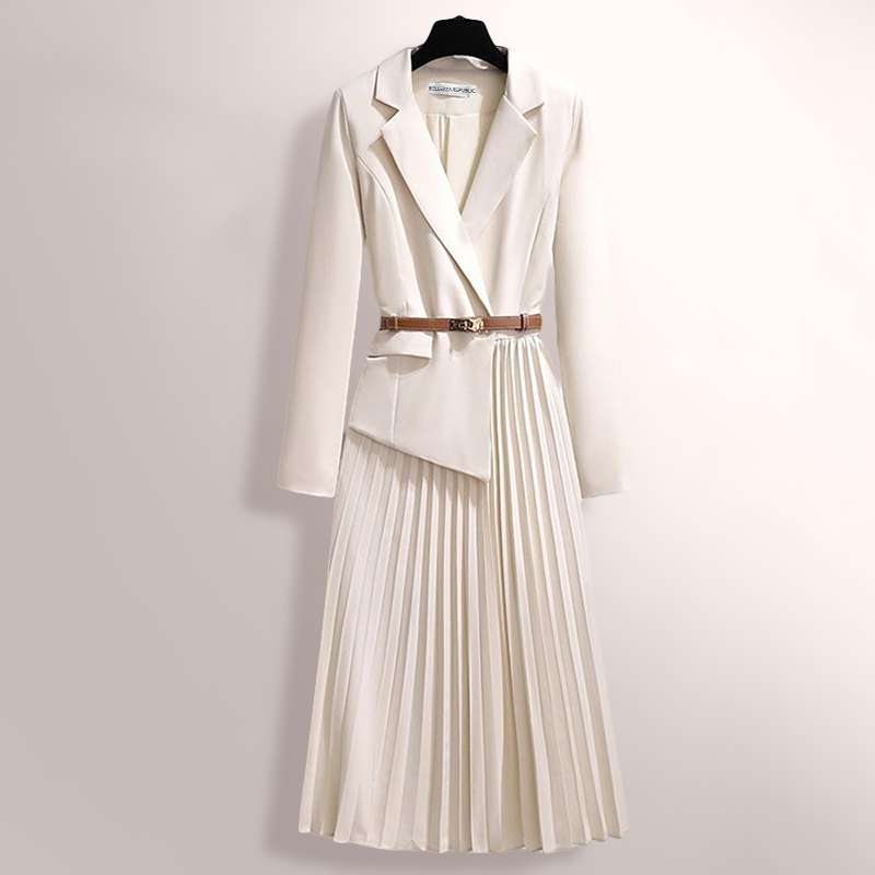 SCARLETT | PLEATED TRENCH COAT